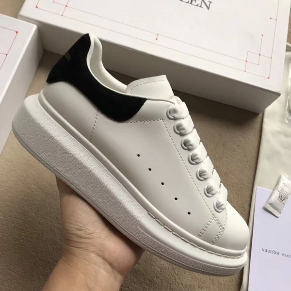 the latest style fashion luxury leisure sports sneakers running shoes basketball men and women flat luminous shoes black dhl
the latest style fashion luxury leisure sports sneakers running shoes basketball men and women flat luminous shoes black dhl
