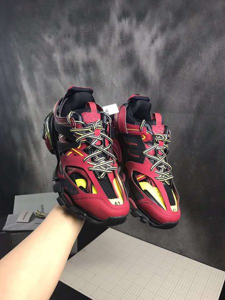 2019 men women casual shoes track 3.0 sneakers tess men black low track 3m triple s shoes outdoor casual shoes designer clunky t05 
2019 men women casual shoes track 3.0 sneakers tess men black low track 3m triple s shoes outdoor casual shoes designer clunky t05