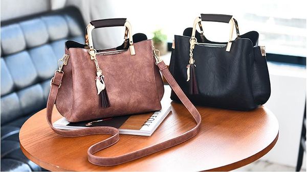 2019 fashion women's original large-capacity leather tassel charm tote bag shoulder crossbody bag
2019 fashion women's original large-capacity leather tassel charm tote bag shoulder crossbody bag