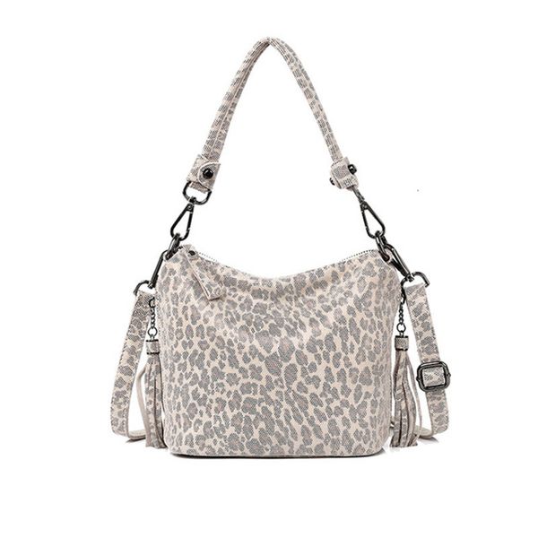 2020 new fashion women bags genuine leather handbag quality designer stripe crossbody bag with chain lady
2020 new fashion women bags genuine leather handbag quality designer stripe crossbody bag with chain lady