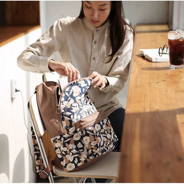 2020 new fashion backpack korean style women's college style leisure travel backpack ladies
2020 new fashion backpack korean style women's college style leisure travel backpack ladies