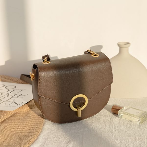 2019 saddle bag new retro semicircle single shoulder bag fashionable female
2019 saddle bag new retro semicircle single shoulder bag fashionable female