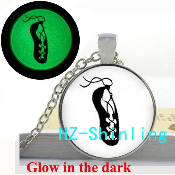 glowing jewelry soft shoe necklace toe shoe pendant glass picture pendant glow in the dark jewelry necklace, Silver
glowing jewelry soft shoe necklace toe shoe pendant glass picture pendant glow in the dark jewelry necklace, Silver