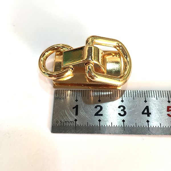 metal d ring hanger connectors bag handle buckle diy hardware accessories 31*18mm, Black
metal d ring hanger connectors bag handle buckle diy hardware accessories 31*18mm, Black
