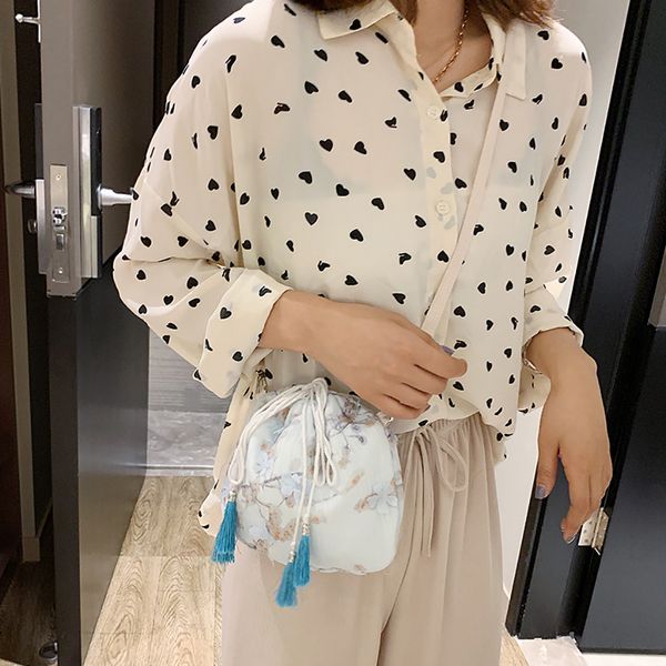 summer fashion 2019 casual women joker crossbody fashion one shoulder drawstring dumplings shoulder simple bag
summer fashion 2019 casual women joker crossbody fashion one shoulder drawstring dumplings shoulder simple bag