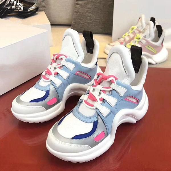 2020 high-end men and women exquisite embroidered letters low-casual sports shoes, high-quality fashion wild couple party shoes
2020 high-end men and women exquisite embroidered letters low-casual sports shoes, high-quality fashion wild couple party shoes