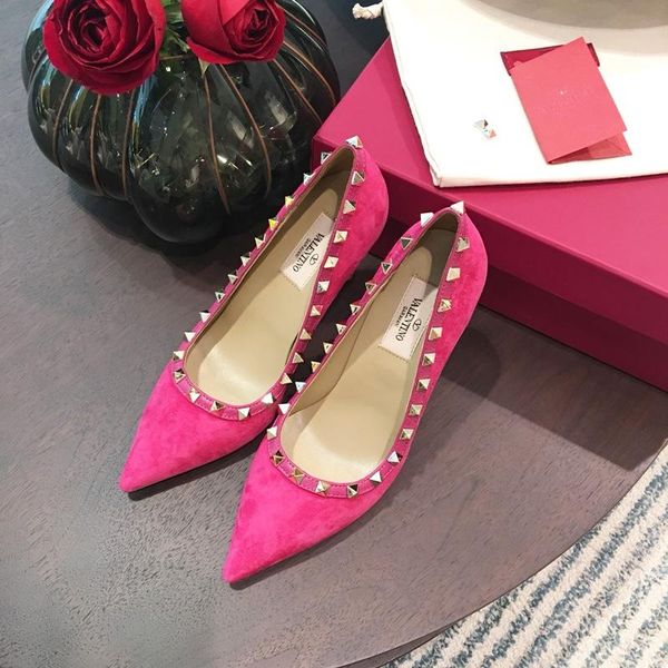 Italian luxury brand V @ leutino2018 autumn and winter new rivet original leather / leather shoes design casual high heels with original pac
Italian luxury brand V @ leutino2018 autumn and winter new rivet original leather / leather shoes design casual high heels with original pac