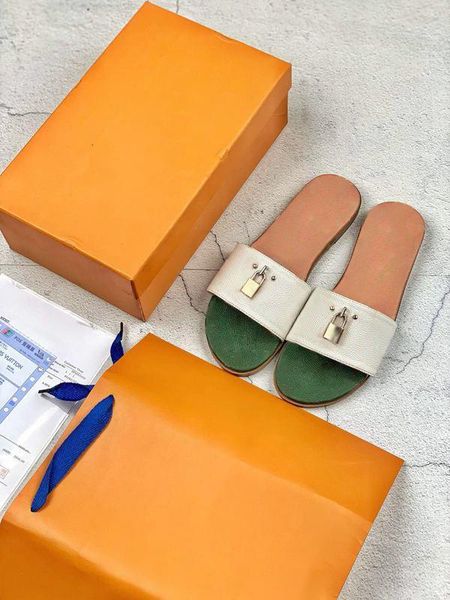 2019 paris luxe designer quite women nice summer sandals beach slide lock it slippers ladies flip flops loafers print leather solid color, Black;grey
2019 paris luxe designer quite women nice summer sandals beach slide lock it slippers ladies flip flops loafers print leather solid color, Black;grey