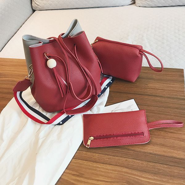 2020 new women's shoulder bag handbag lychee fringe design pu material 3 piece set crossbody women's shoulder bag
2020 new women's shoulder bag handbag lychee fringe design pu material 3 piece set crossbody women's shoulder bag