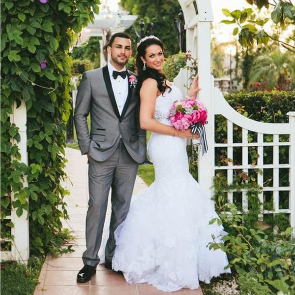 2019 latest slim fit wedding tuxedos one button shawl lapel two piece groom wear custom made groomsman suits man's formal prom wear, Black;gray
2019 latest slim fit wedding tuxedos one button shawl lapel two piece groom wear custom made groomsman suits man's formal prom wear, Black;gray