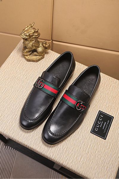 20ss genuine leather formal shoes men luxury wedding oxford dress shoes plus size 37-45 rubber sole buckle crocodiles shoes, Black
20ss genuine leather formal shoes men luxury wedding oxford dress shoes plus size 37-45 rubber sole buckle crocodiles shoes, Black