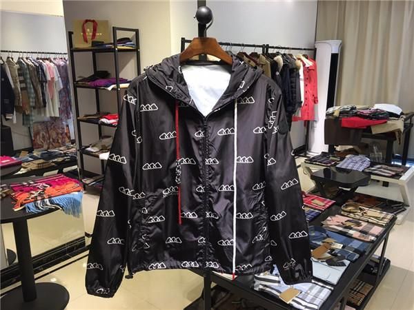 19aw luxurious brand design mc red blue black polyester fiber windbreaker jacket men women casual streetwear sweatshirts outdoor shirts, Gray;blue
19aw luxurious brand design mc red blue black polyester fiber windbreaker jacket men women casual streetwear sweatshirts outdoor shirts, Gray;blue