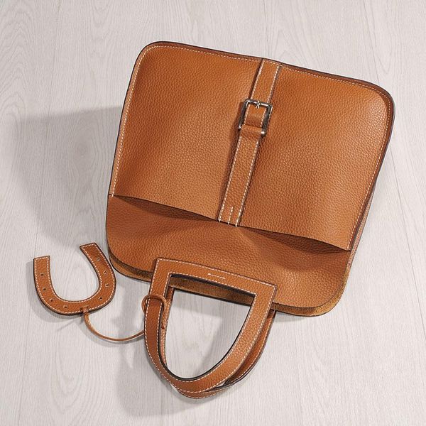luxurious2019 cowhide layer head ma'am handbag can do long and short single shoulder hand take package
luxurious2019 cowhide layer head ma'am handbag can do long and short single shoulder hand take package
