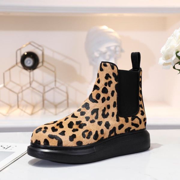 2020 new genuine leather ankle boots men and women winter snow boots shoes ankle designer shoes platform, Black
2020 new genuine leather ankle boots men and women winter snow boots shoes ankle designer shoes platform, Black