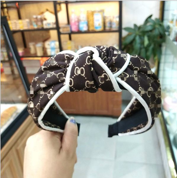 корейские чистые красные буквы с деньгами клип стороны обруча высокой имитации большого узлом оголовье широких стороны г-ж взрослыми аксессу, Silver
корейские чистые красные буквы с деньгами клип стороны обруча высокой имитации большого узлом оголовье широких стороны г-ж взрослыми аксессу, Silver