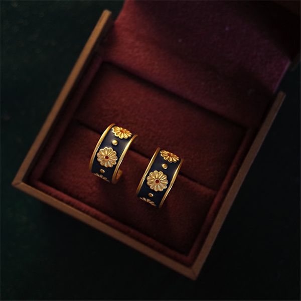 huanzhi 2020 new classical vintage enamel small daisy flowers circle daisy petals earrings for women girls party jewelry gifts, Golden;silver
huanzhi 2020 new classical vintage enamel small daisy flowers circle daisy petals earrings for women girls party jewelry gifts, Golden;silver