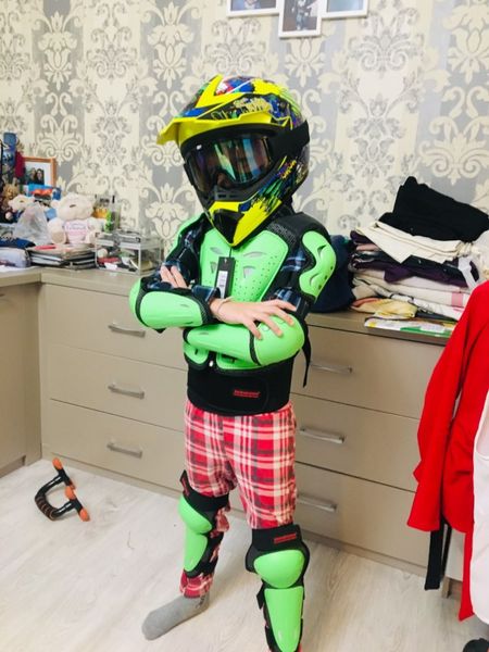 children's riding armor shatter-resistant suit full set of racing knight equipment protective armor off-road motor protections
children's riding armor shatter-resistant suit full set of racing knight equipment protective armor off-road motor protections
