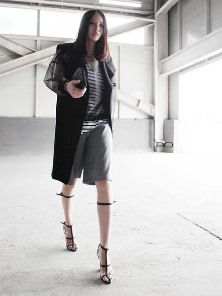 2019 catwalk shoes celebrity dress knee high sandal boots t-strap block high heels gladiator peep toe long sandals summer runway shoes, Black
2019 catwalk shoes celebrity dress knee high sandal boots t-strap block high heels gladiator peep toe long sandals summer runway shoes, Black