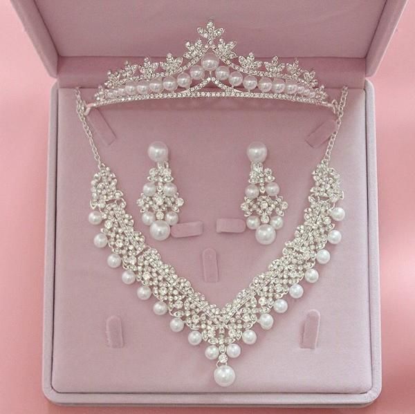 selling pearl with rhinestone bride wedding crown princess crown headband necklace earrings three-piece set fine craft ing, Silver
selling pearl with rhinestone bride wedding crown princess crown headband necklace earrings three-piece set fine craft ing, Silver