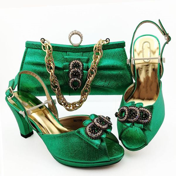 nice looking green women dress shoes match handbag with rhinestone style african pumps and bag set for party mm1096,heel 8.5cm
nice looking green women dress shoes match handbag with rhinestone style african pumps and bag set for party mm1096,heel 8.5cm