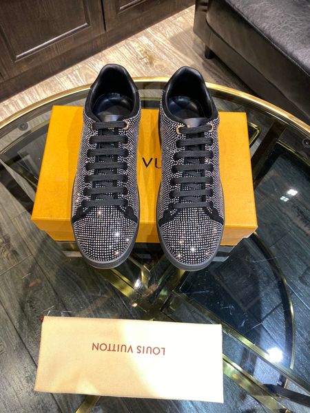 fast delivery new style high-end luxury men's casual sports shoes fashion brand autumn and winter shoes star diamond embellished upper, Black
fast delivery new style high-end luxury men's casual sports shoes fashion brand autumn and winter shoes star diamond embellished upper, Black