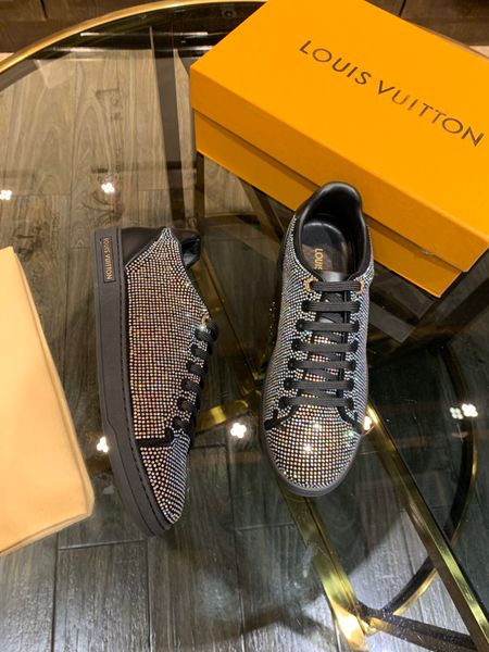 fast delivery new style high-end luxury men's casual sports shoes fashion brand autumn and winter shoes star diamond embellished upper, Black
fast delivery new style high-end luxury men's casual sports shoes fashion brand autumn and winter shoes star diamond embellished upper, Black