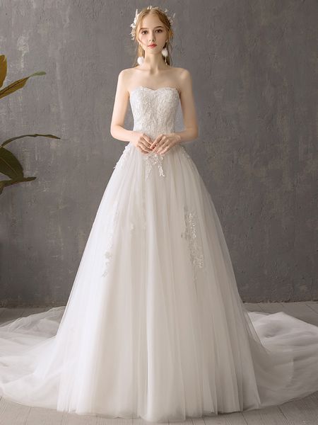 the new french bride, retro-gusen, is a long white tail
the new french bride, retro-gusen, is a long white tail