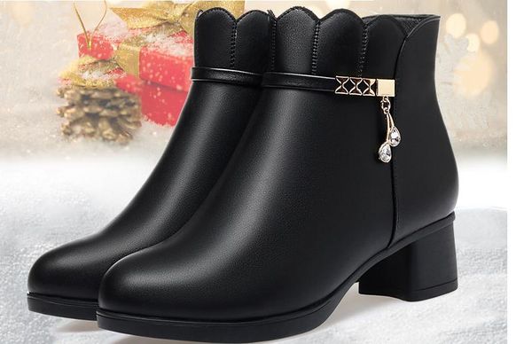 2019 women's boots in winter with new style middle heel coarse heel round head @9070, Black
2019 women's boots in winter with new style middle heel coarse heel round head @9070, Black