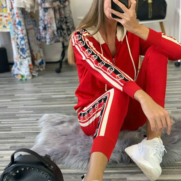 женщины дизайнер sweatsuit женщина наборы марка двухсекционное установить письмо печати моды вершины и штанов люкс повседневных костюмов дев, White
женщины дизайнер sweatsuit женщина наборы марка двухсекционное установить письмо печати моды вершины и штанов люкс повседневных костюмов дев, White