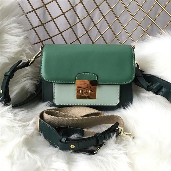elegant2019 diagonal shoulder single lock small square spelling color renovate genuine leather woman package
elegant2019 diagonal shoulder single lock small square spelling color renovate genuine leather woman package