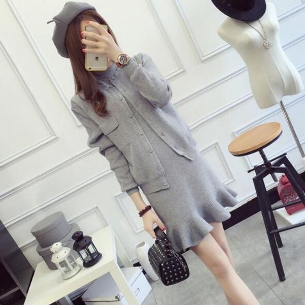 2019 winter women knitted jacket suits+sleeveless fishtail dress 2 piece sets cashmere sweater ruffles mermaid vestido dv66, White;black
2019 winter women knitted jacket suits+sleeveless fishtail dress 2 piece sets cashmere sweater ruffles mermaid vestido dv66, White;black