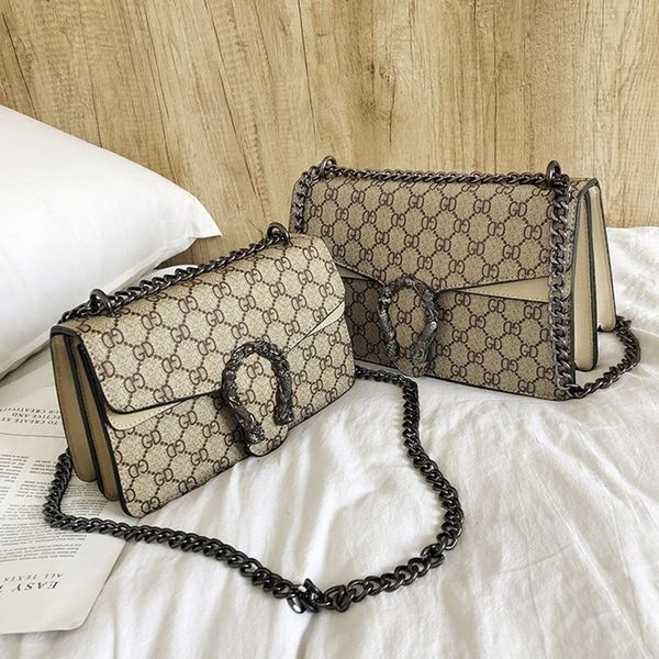 designer women chain shoulder bag letter printed lock flap messenger bag luxury large crossbody quality handbag
designer women chain shoulder bag letter printed lock flap messenger bag luxury large crossbody quality handbag