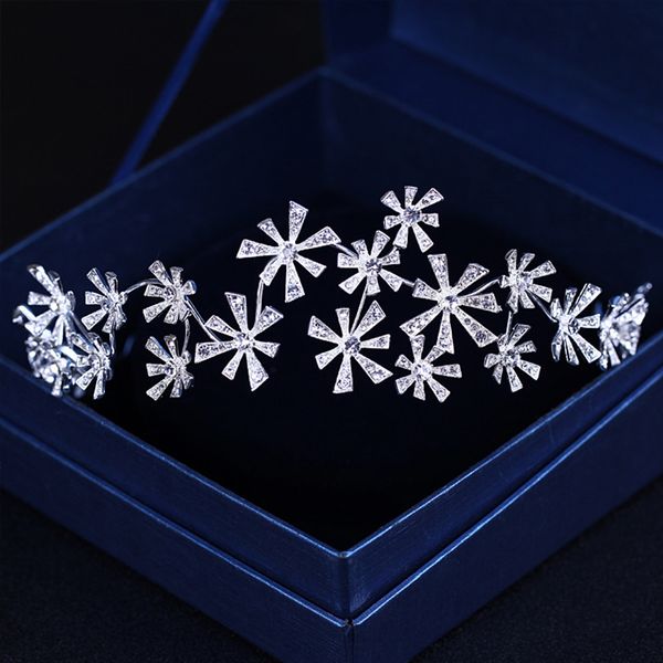 silver shiny rhinestone plant alloy tiara crown for wedding bride flower crystal hair jewelry head accessories for girl, Golden;white
silver shiny rhinestone plant alloy tiara crown for wedding bride flower crystal hair jewelry head accessories for girl, Golden;white