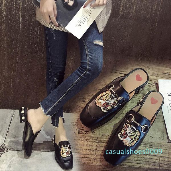 fashion luxury designer women shoes embroidered flat bottom student cauual style sandals girl slipper classic chain animal pics c09, Black
fashion luxury designer women shoes embroidered flat bottom student cauual style sandals girl slipper classic chain animal pics c09, Black