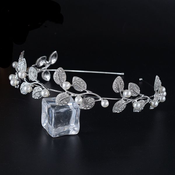 fashion silver rhinestones pearls wedding simple diadem bridal women crown hair accessories tiaras bride gifts my3197, Golden;white
fashion silver rhinestones pearls wedding simple diadem bridal women crown hair accessories tiaras bride gifts my3197, Golden;white