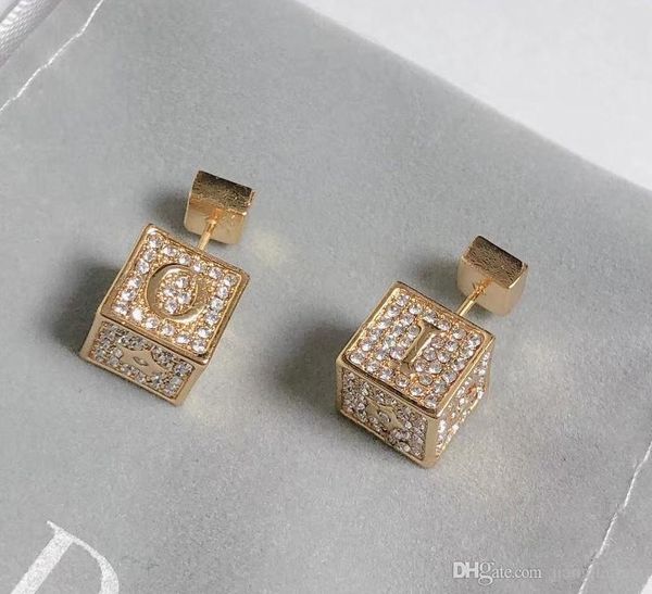 2019 нового поступления классических серег d письмо ювелирного изделия для женщин, подарок на день рождения бесплатной доставки, White
2019 нового поступления классических серег d письмо ювелирного изделия для женщин, подарок на день рождения бесплатной доставки, White