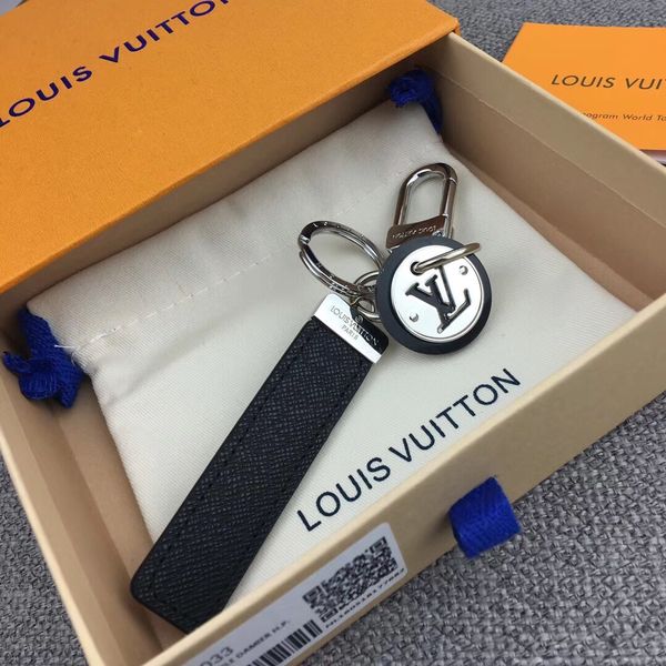 2019 silver letter metal men women keychains with box fashion style accessories canvas leather key chain m00033
2019 silver letter metal men women keychains with box fashion style accessories canvas leather key chain m00033