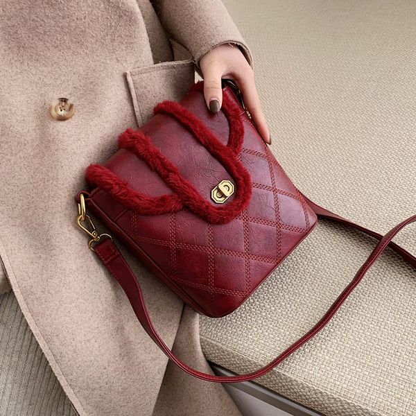 french designer fashion bucket bag & diamond plush shoulder bag width 20cm height 20.5cm thickness 10cm
french designer fashion bucket bag & diamond plush shoulder bag width 20cm height 20.5cm thickness 10cm