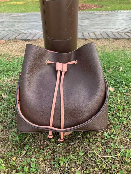 2021 designer noé bags bag famous crossbody purse women bucket bag leather flower neonoe handbags printing shoulder ehluh, Red;black
2021 designer noé bags bag famous crossbody purse women bucket bag leather flower neonoe handbags printing shoulder ehluh, Red;black