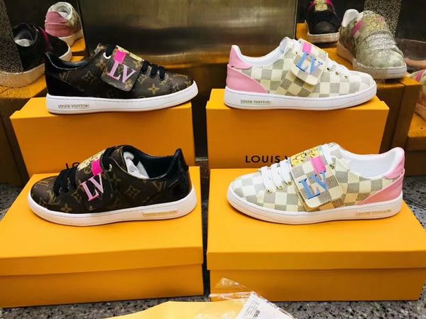 new8 20 colors ll sneakers casual shoes women boots tiger snake bee genuine leather shoes women boots grid brand snow boots winter fur, Black 
new8 20 colors ll sneakers casual shoes women boots tiger snake bee genuine leather shoes women boots grid brand snow boots winter fur, Black
