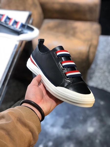 wholesale men black design casual shoes,trainer, brand sneaker,fast delivery,for more details pls view my instagram or web
wholesale men black design casual shoes,trainer, brand sneaker,fast delivery,for more details pls view my instagram or web