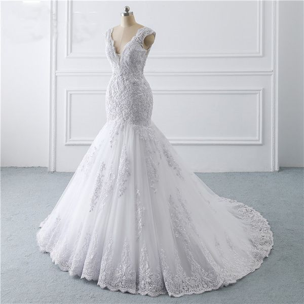 v-neck mermaid wedding dresses with pearls exquisite white sequins bridal gowns sleeveless boho wedding dresses with covered button
v-neck mermaid wedding dresses with pearls exquisite white sequins bridal gowns sleeveless boho wedding dresses with covered button