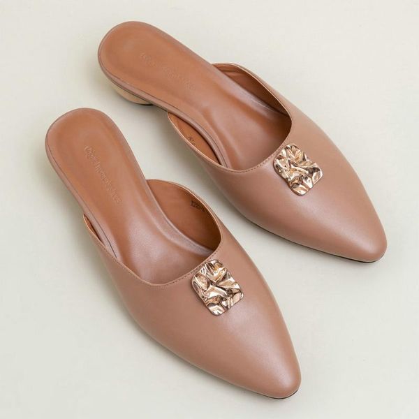 genuine leather fashion pointed toe sandals round high heel weding slippers 2020 spring autumn black caramel 34-40
genuine leather fashion pointed toe sandals round high heel weding slippers 2020 spring autumn black caramel 34-40