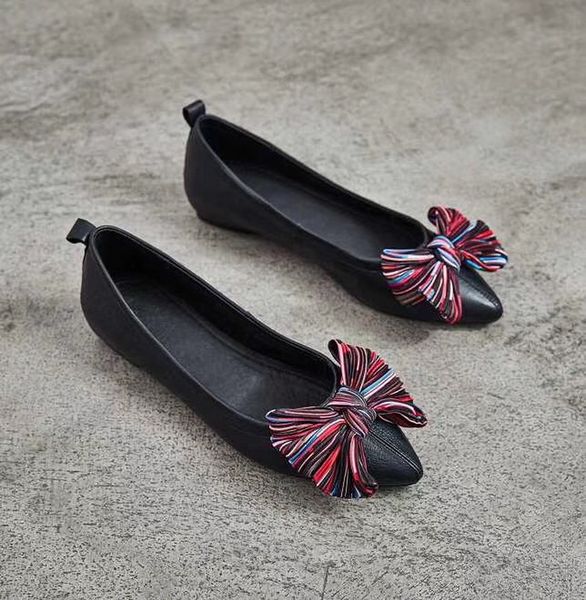 2019 new good quality women shoes spring summer soft insole ladies flat shoes causal leather women, Black
2019 new good quality women shoes spring summer soft insole ladies flat shoes causal leather women, Black