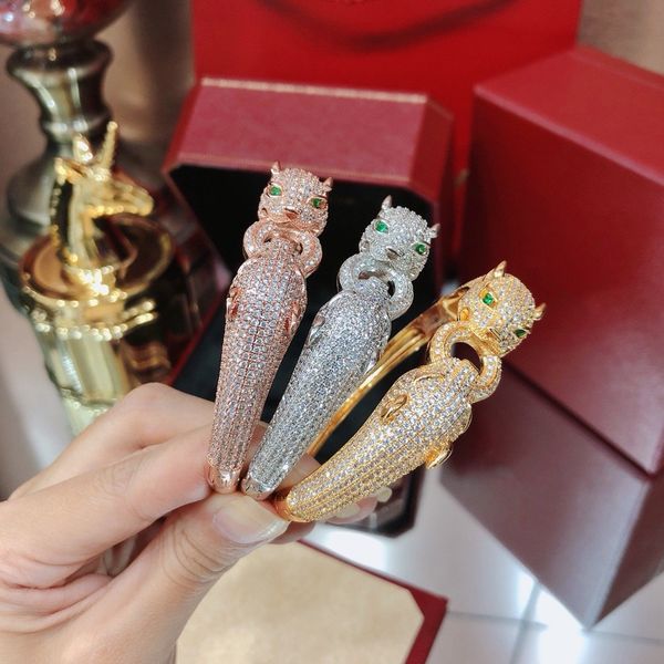 роскошный 18k gold double leopard полный алмазный взрыв браслет личности властный женский браслет горячий продавая свободная перевозка груза, Black
роскошный 18k gold double leopard полный алмазный взрыв браслет личности властный женский браслет горячий продавая свободная перевозка груза, Black