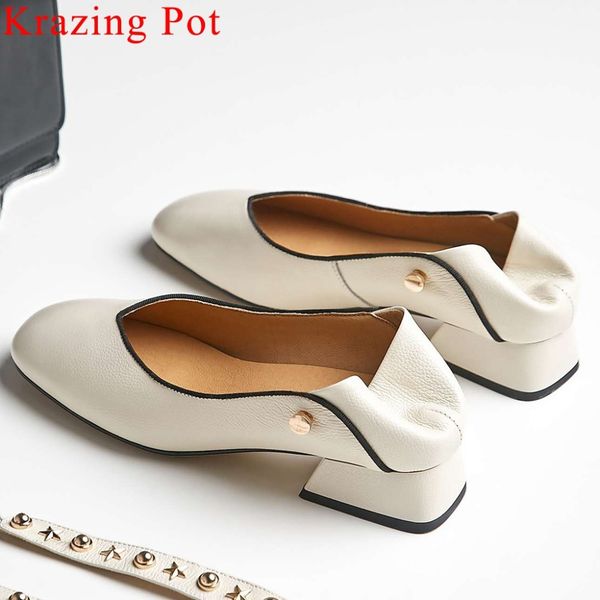 2019 british style metal rivets decoration slip on genuine leather pumps vintage square toe plus size popular grandma shoes l5f6, Black
2019 british style metal rivets decoration slip on genuine leather pumps vintage square toe plus size popular grandma shoes l5f6, Black