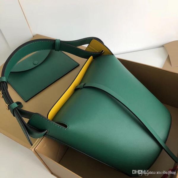 pure color bucket handbags 9730 8200 2018 brand fashion luxury designer bags famous women shoulder bag bagsdesigner calf leather 26cm 8aa
pure color bucket handbags 9730 8200 2018 brand fashion luxury designer bags famous women shoulder bag bagsdesigner calf leather 26cm 8aa