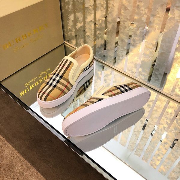 high-end luxury fashion stardesigner triple men's brand party casual shoes driving loafers without laces lazy shoes size: 38-45
high-end luxury fashion stardesigner triple men's brand party casual shoes driving loafers without laces lazy shoes size: 38-45