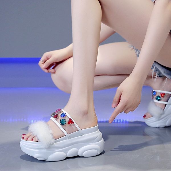 2020 summer new transparent rhinestone open-toed casual slippers women wear wild hair thick bottom increased slippers z923, Black
2020 summer new transparent rhinestone open-toed casual slippers women wear wild hair thick bottom increased slippers z923, Black