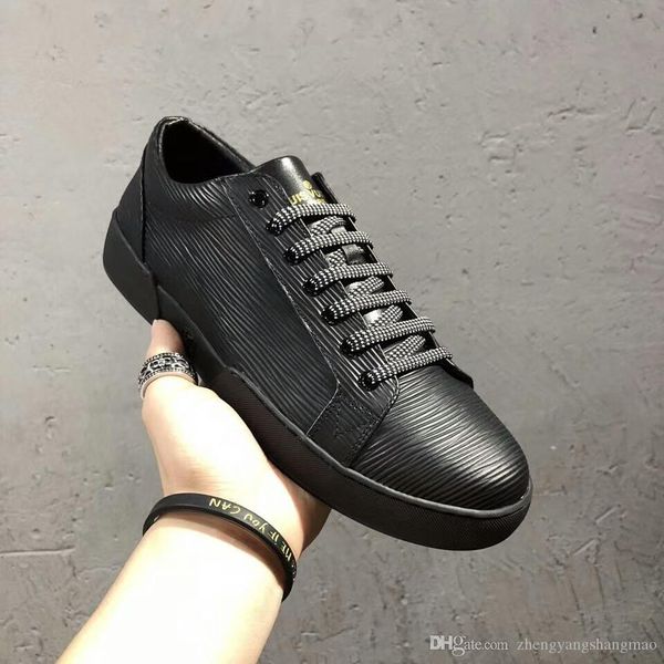 embroidered crown men shoes man casual shoes genuine leather brand fashion male shoe cow leather man selling model 38-44 020, Black
embroidered crown men shoes man casual shoes genuine leather brand fashion male shoe cow leather man selling model 38-44 020, Black